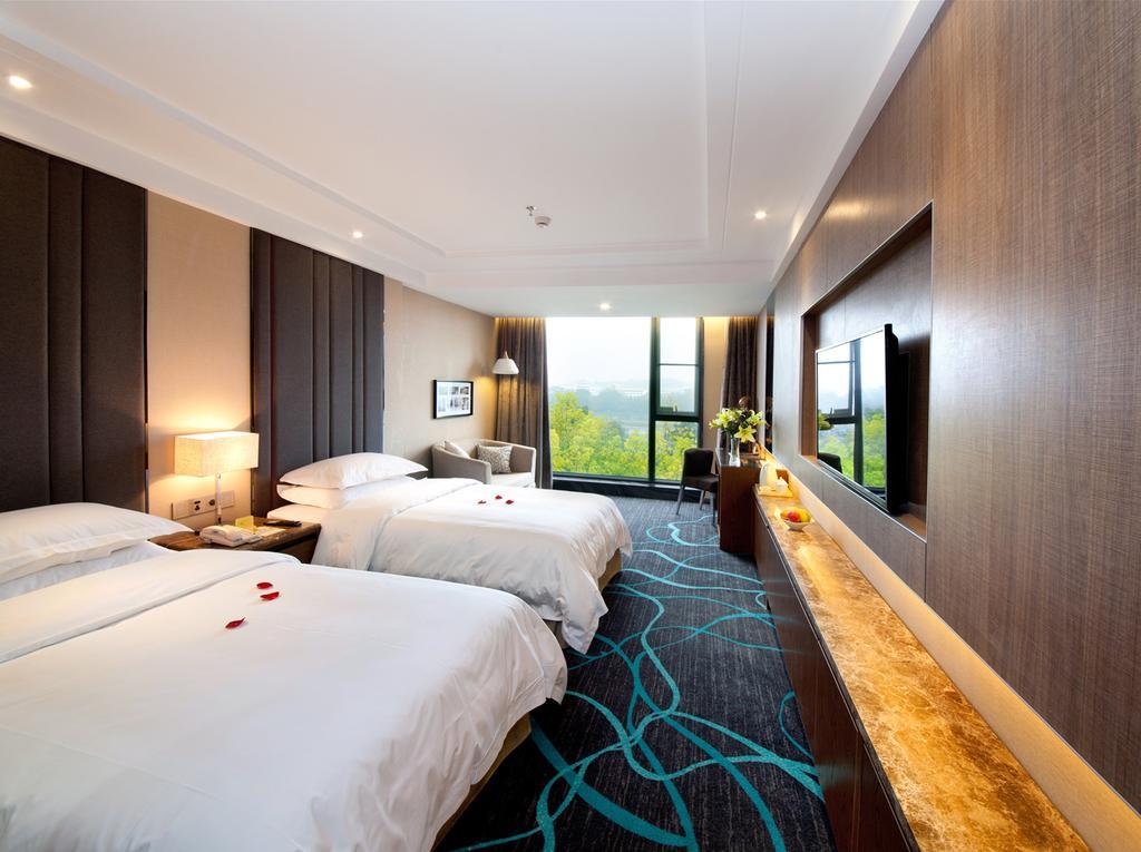 Vienna Hotel Guilin Xiangshan Park Exterior photo